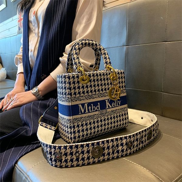 

purses us hong kong niche design leather women's new versatile fashion magnetic buckle light women's single shoulder bag