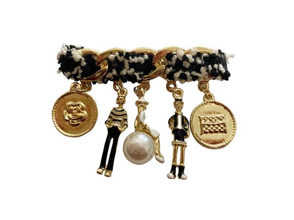 

package 934 vintage plaid imitation pearl hanger gold coin portrait tassel brooch earrings, Gray