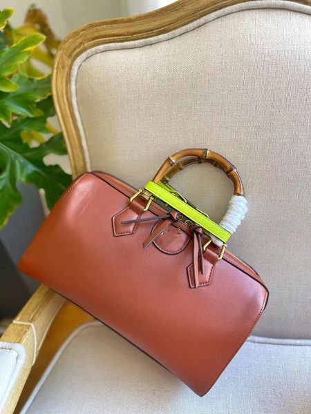 

package size: 31 18 bamboo boston pillow bag original hardware plating logo can be portable shoulder slung multi-purpose bag