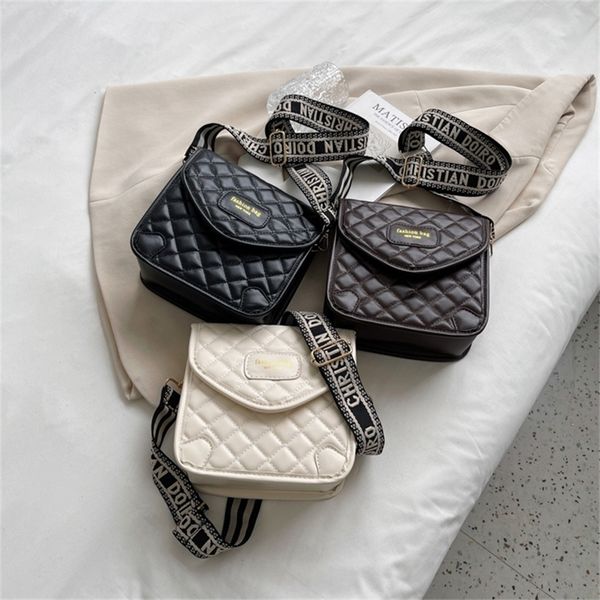 

lingge embroidered line messenger one versatile small fashion mobile phone 55% off online sale