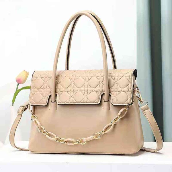 

designer handbags bag 2022 new leisure large capacity women's bag boston portable fashion one shoulder messenger s