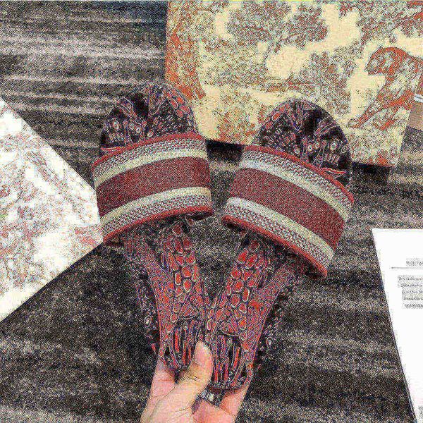 

2021 new women sandals slippers embroidery floral brocade flip flops luxuries loafers striped beach genuine leather dazzle flowers sli 884z#, Black