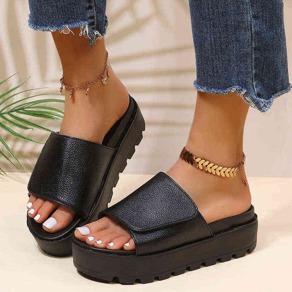 

large size thick bottom slippers women's 2022 spring new women's flat bottom one-line beach sandals, Black