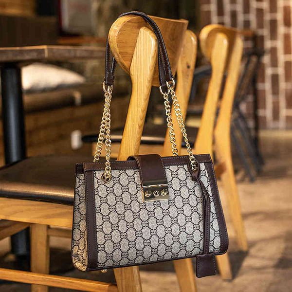 

55% off online factory clearance luggage old decor bag large capacity net red texture french style portable shoulder bags, Black;red