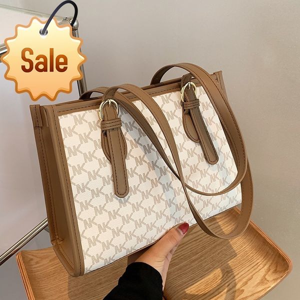 

2022 trendy fashion design ladies bags factory direct clothing women's 2022 winter new large capacity shoulder
