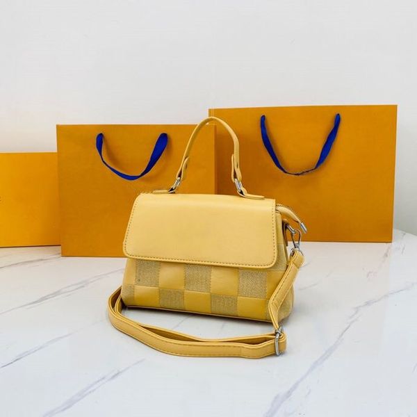 

brand 23ss women's shoulder messenger bags men fashion camera waist purse fashion grils handbags with strap crossbody bag lovebag