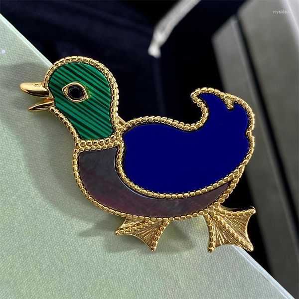 Pinos broches pato fofo para mulheres moda cor de ouro com verde natural e royal blue stone lady'd Gift Broche Jewelry Roya22