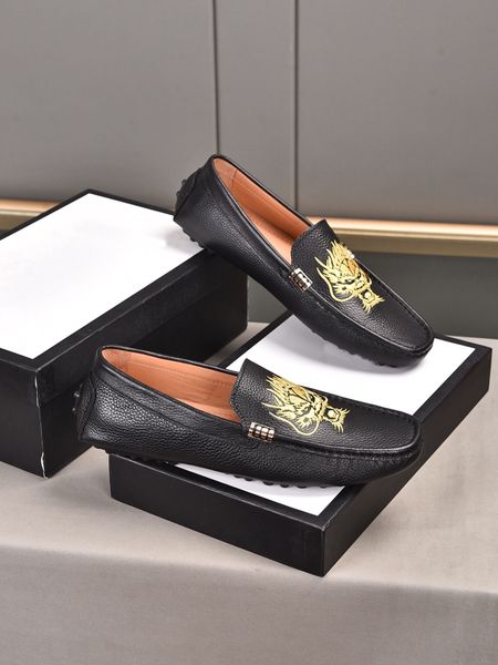 Famous Fashion 2022 Men Business Flats Shoes Scarpe eleganti da uomo in vera pelle Designer di marca Mocassini casual maschili Taglia 38-46