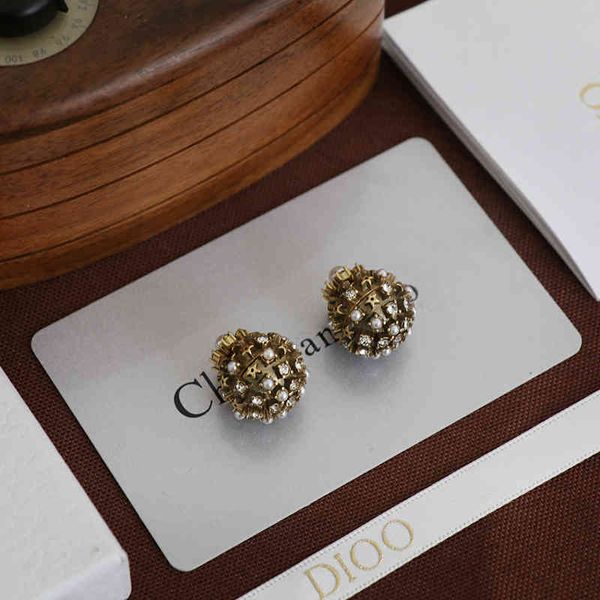 

2022 factory wholesale new female fashion, old spherical dijia net red diamond pearl earrings, earrings and earrings, Golden
