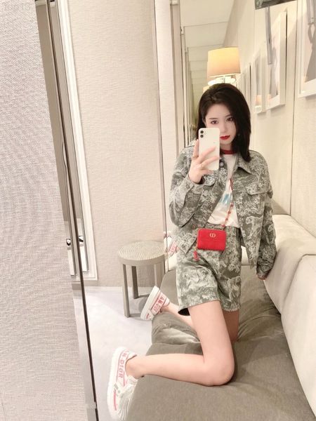 

two piece dress designertwo designer 2021 autumn summer new cd home leisure fashion animal printed old flower women's jeans jacket oute, White