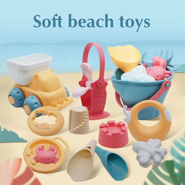 Plaj oyuncakları çocuklar için 5-17pcs bebek plaj oyun oyuncakları sandbox seti kiti yaz oyuncakları plaj oyun kum suyu oyun arabası 220527