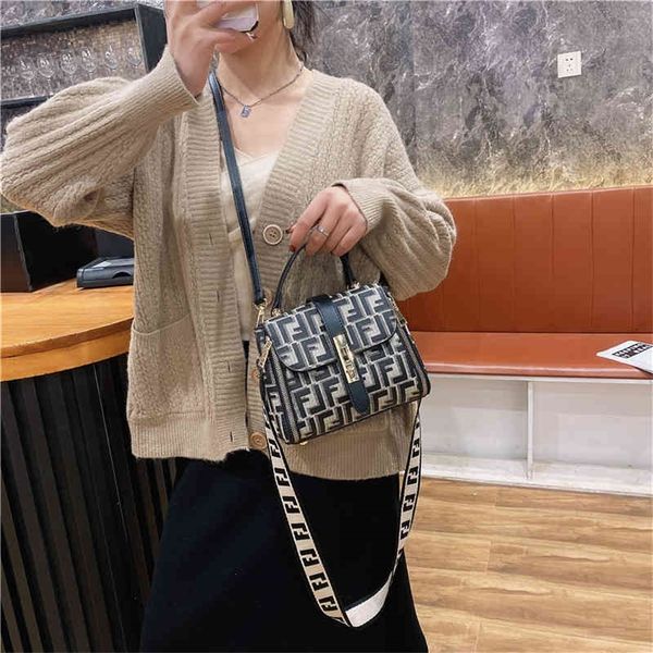 

women's new fashion printed small leisure messenger ni's design purses online