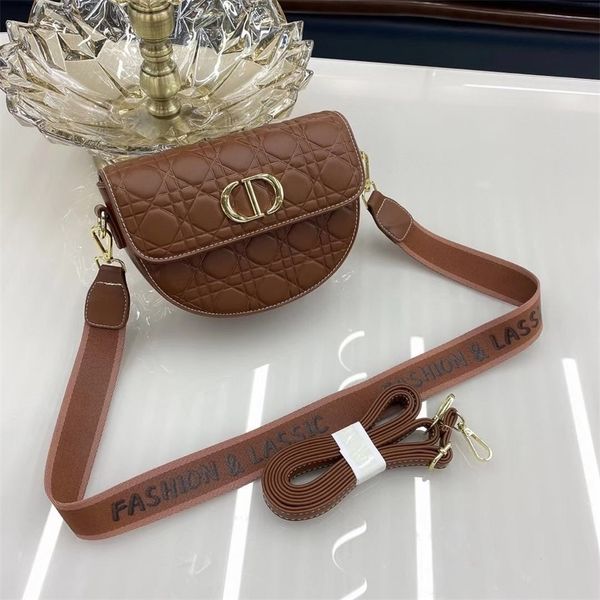 

material net red messenger two-purpose exquisite female small square with infinite fashion charm and 80% off wholesale store