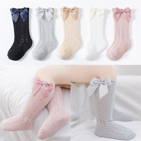 Brand crianças meninas meninas arco de meias compridas crianças joelhos algodão algodão malha espanhola de estilo 05 anos de meias respiráveis ​​220728