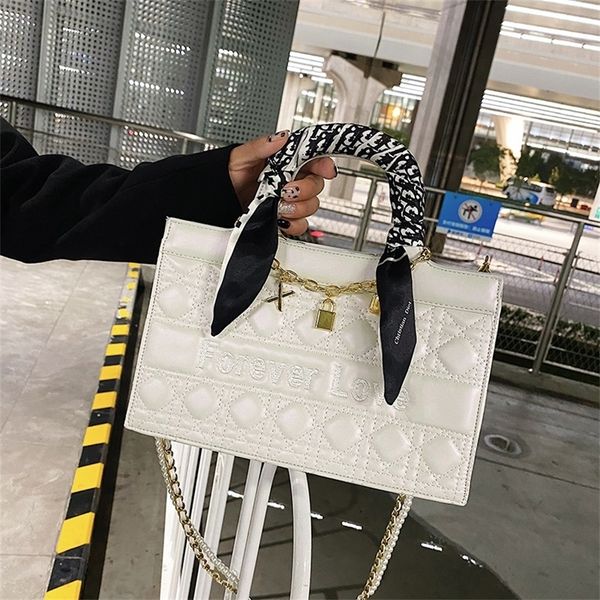 

red fashion embroidered thread ins girl's hand messenger g3kx purses outlet online