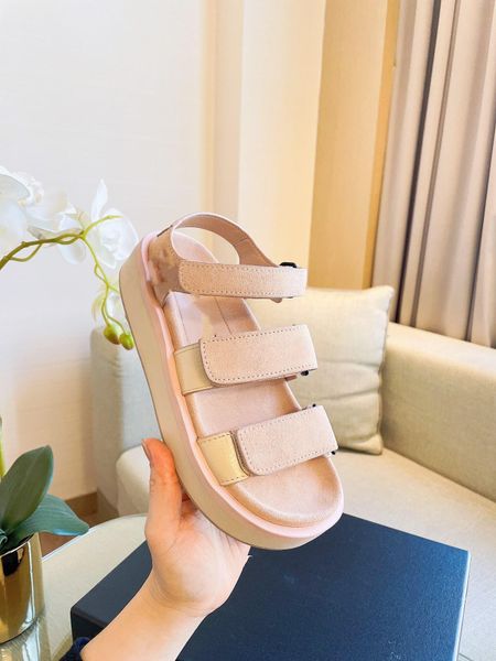

2022 spring/summer women's designers sandals Luxury sandal flat bottom roman shoes pink leather two straps size 35-40 with brand box, White