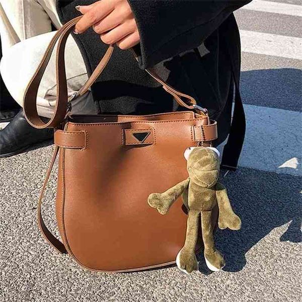 

70% factory online sale autumn and winter large capacity female ins simple bucket leisure single shoulder bag