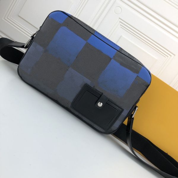 

waist bags men and women render gradient color messenger pack, size: 26*17*5cm.