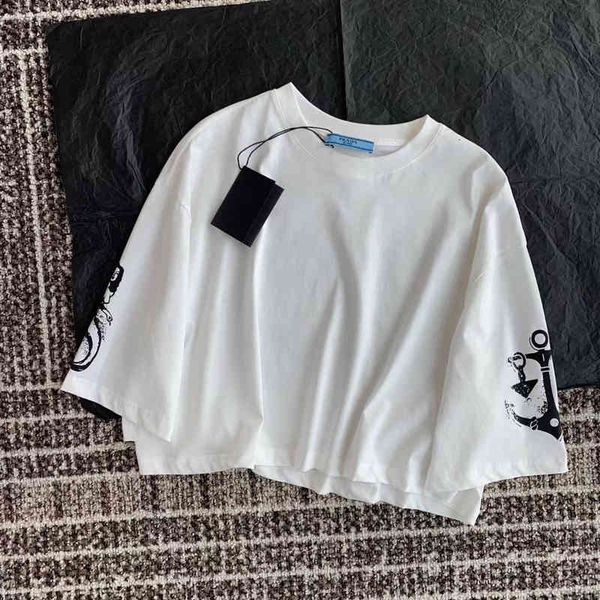 

women's t-shirt designer 2022 early spring new mermaid crew neck loose and versatile printed triangle short sleeved t-shirt nvjr, White