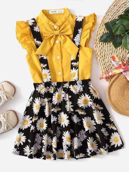 

sheen little girl's front bow shirt and daisy print strap skirt set she, White