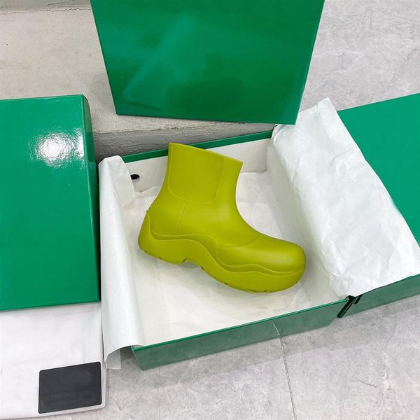 

2022 designer luxury puddle boots rainboots women men candy colors rubber rain waterproof shoe platform pvc booties299h, Black