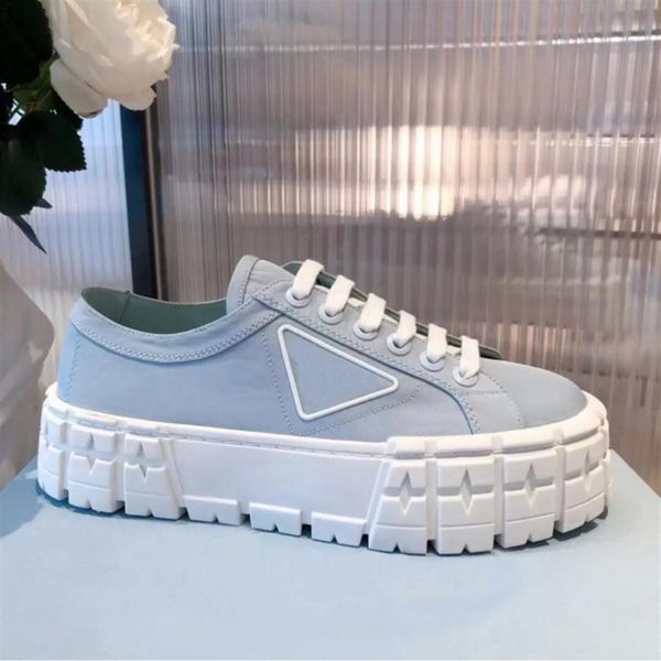 

womens designer shoes travel flat trainers black boots women lace-up prads casual sports bright lacquer leather sneaker thick bott215e