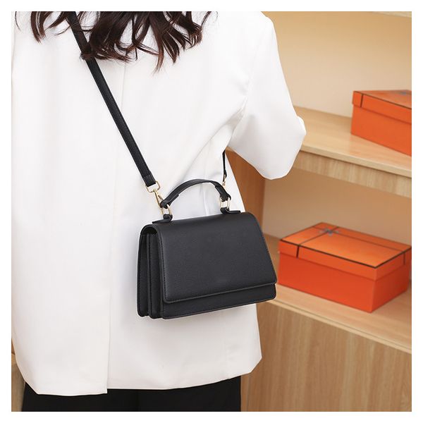 

brand 22ss grils messenger bags vintage pu leather ladies shoulder bag fashion letter women's handbag classic style wallet