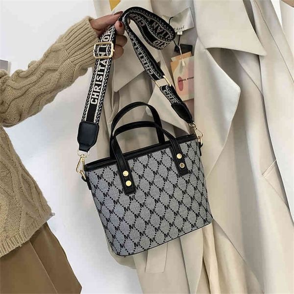 

large capacity popular th year. fashion portable bucket bag is versatile. ins single shoulder bag 80% off outlet online