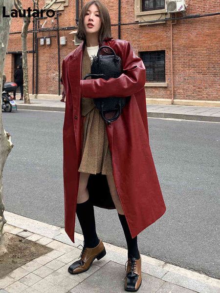 Lautaro Herbst Langer Übergroßer Weinroter Leder-Trenchcoat für Frauen Langarm Revers Lose Lässige Stilvolle Koreanische Mode 2021 L220728