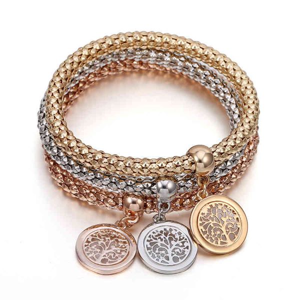

2022 european fashion jewelry bracelet three-layer fashion life tree pendant bracelet from swarovskis for woman, Golden;silver
