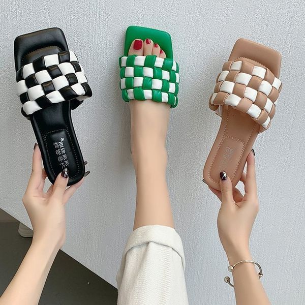 

2022 new summer korean version wearing ins fairy style color woven square head flat bottom beach sandals, Black
