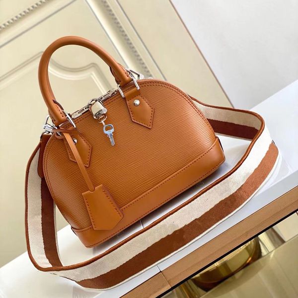 

2022 luxurys designers bag alma bb 25cm women shoulder bags messenger bag leather handbag wallet purse crossbody tote with lock key1