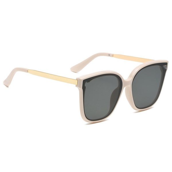 

2022 luxury brand fashion dign sunglass and glass chain women flat black lens men gafas shadow mirror, White;black