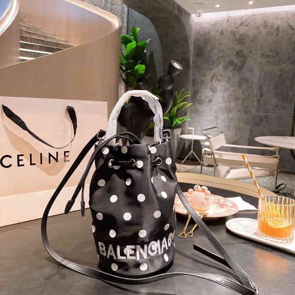 

handbags bbalencaigas fashion bag drawstring bucket bag waterproof cloth surface women's versatile leisure