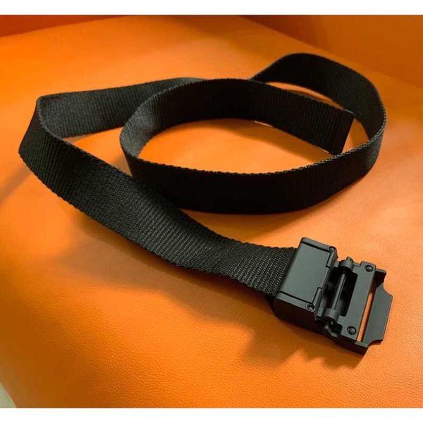 Cinture Cintura con logo in metallo casual di alta qualità da uomo con fibbia liscia in tela intrecciata 110 cmCinture