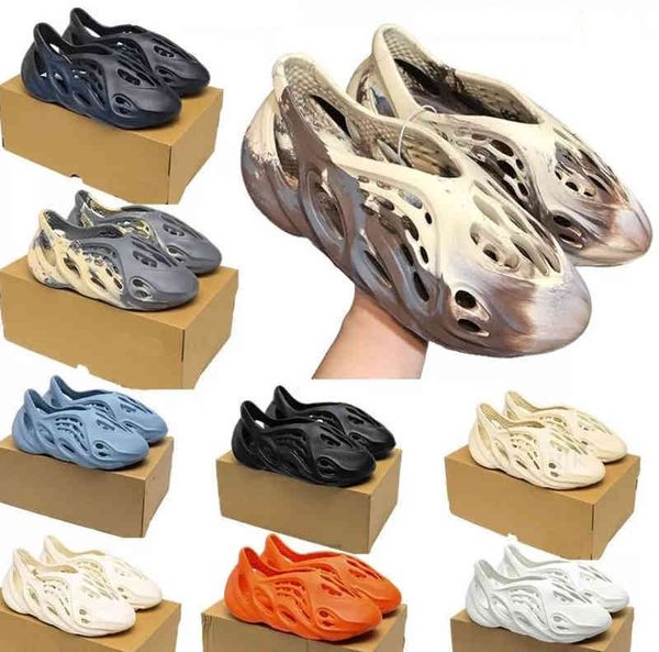 

2022 slippers yeezzys kany mens man rubber woman triple black white resin womens slide slides sandals shoe
