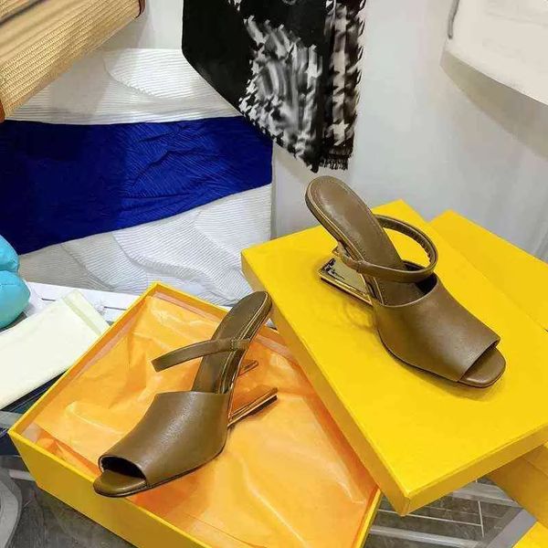 2022 new net rosso una lettera tacco in metallo tacco alto a forma speciale bocca di pesce sandali Baotou pantofole scarpe da donna 8 cm