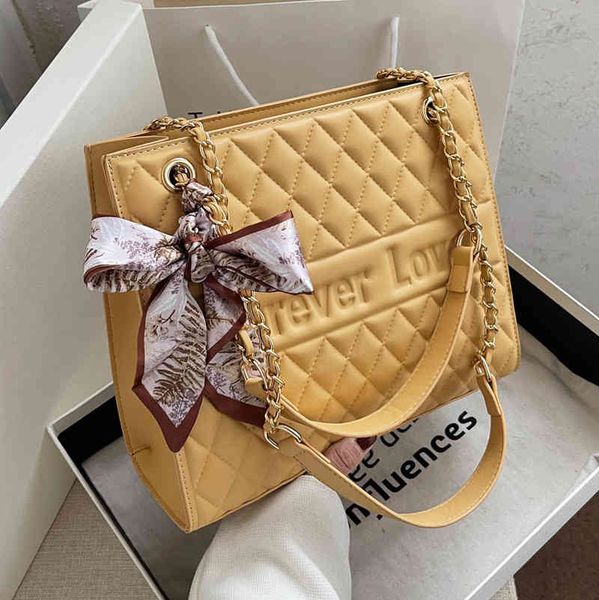 

2022 factory wholesale new large capacity women's fashion ins advanced lingge chain bag foreign style versatile one shoulder tote bag