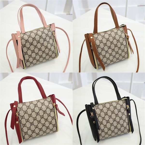 

designers girls ladies portable bucket handbag retro casual high-capacity outdoor travel makeup one-shoulder bags leather zipper letters cro, Black