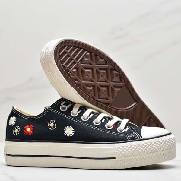

lovers canvas shoes embroidery daisy lace-up casual shoe round head low woman sneaker comfortable vulcanized non-slip rubber soled shoes ver, Black
