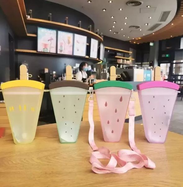 Lastic Water Şişeler Sevimli Karpuz Dondurma Kupa Saman Şişesi ile Kupa Anti-Güz Taşınabilir Popsicle Cup Çocuk Su