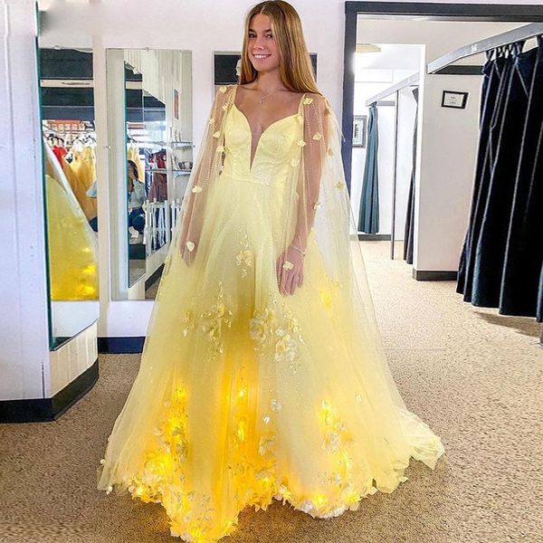 Mais novo 3d flor vestidos de baile com capa alças espaguete doce 15 meninas vestido princesa vestidos de quinceanera 2022 326 326