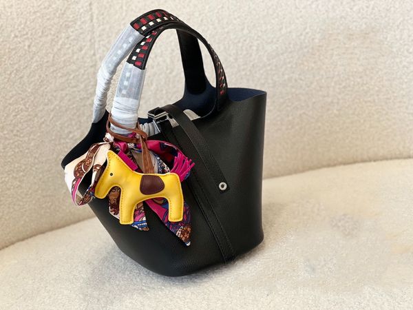 

designer bags fashion classics baskets luxury women's handbags