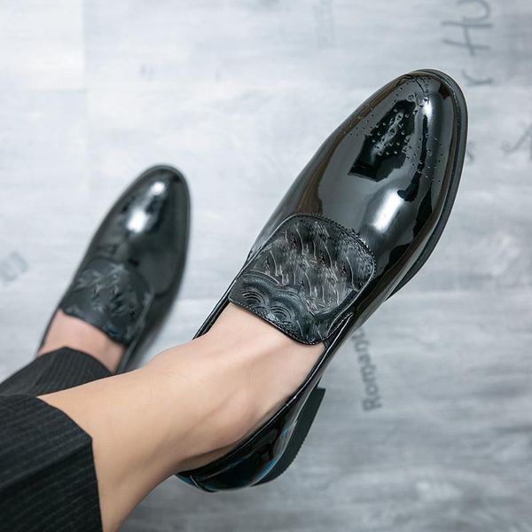 

Loafers Men Shoes Pu Leather Metal Print Color Slip on Round Head Flat Bottom Casual Business Chaussure Homeme DP240-2, Black