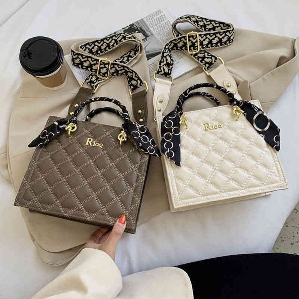 

50% off outlet online wholesale fashion small women fashion versatile one shoulder bag net red portable princess bag 8v41