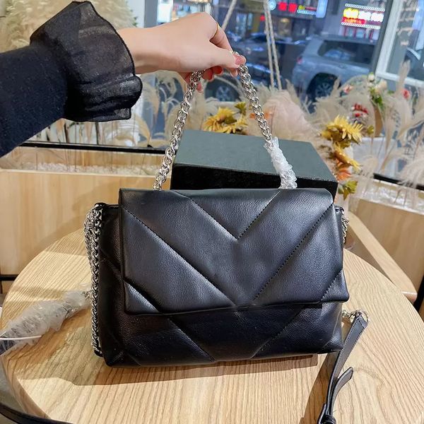 

v-stitch quilted chain totes bags 21/22ss fall winter gold/silver metal hardware boy girls famous luxury designer purse large capacity clutc