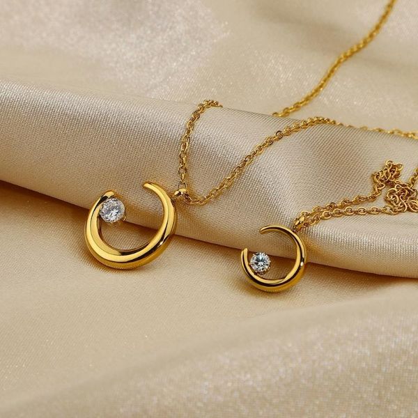 Collane con ciondolo Personalità della moda Luna Collana da donna Acciaio inossidabile Zircone Mezzaluna d'oro Minimalista Elegante ciondolo regalo