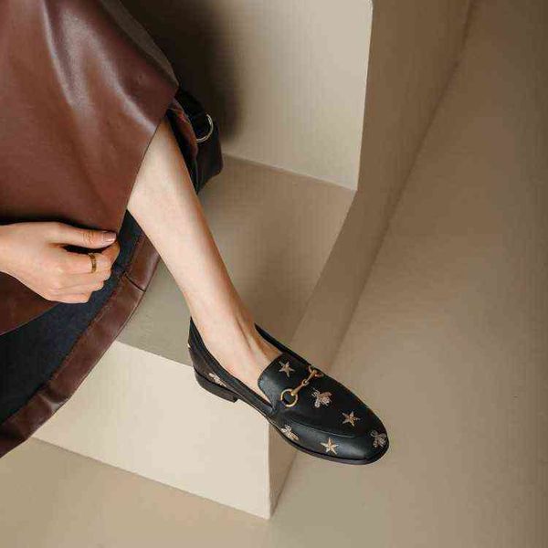 

designer women's high heels casual sandals 2022 spring and autumn embroidery leisure women's round head fashion flat heel lefu sho, Black