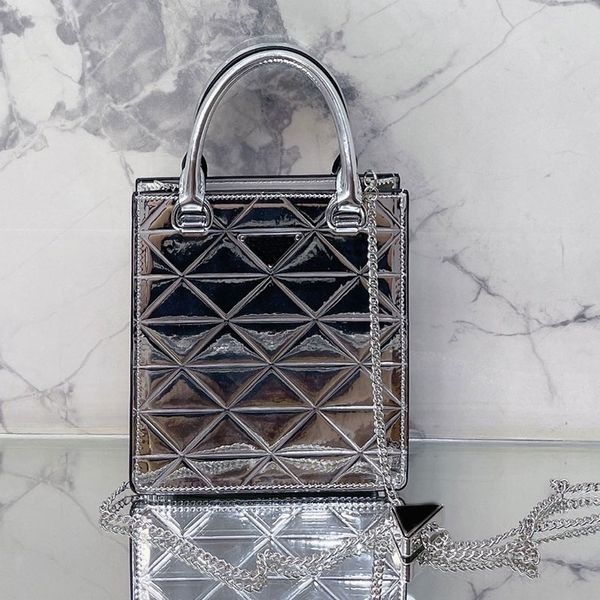 Full Drill Triangle Bag Mini Handbag Ladies Crossbody Bags Tote Handbags Chain Wallet Squisita piccola tasca Shimmer Diamante