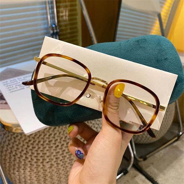 

50% discount for factory direct salesg the same type plain frame can be equipped with nearsighted anti blue light lens hawksbill glasses, White;black